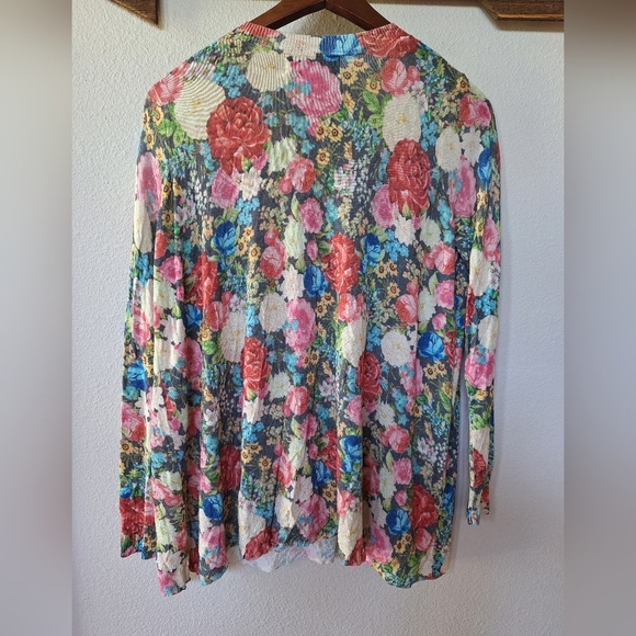 Wildfox Floral Lightweight Oversized Sweater. Womens size XS - Picture 6 of 6